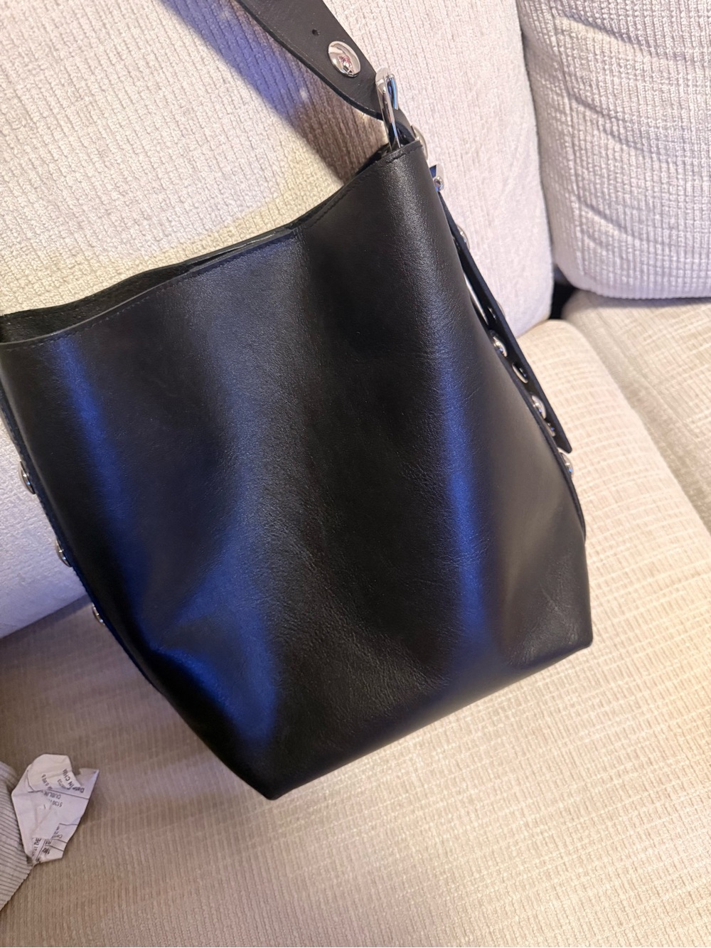 The Essential Medium Bucket Tote - Picture 7 of 9
